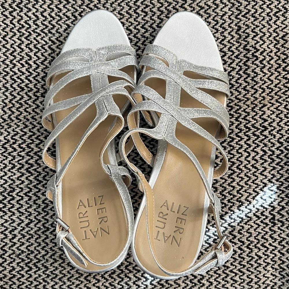 Naturalizer Metallic Glittery Silver Strappy Heeled Sandals Size 7M